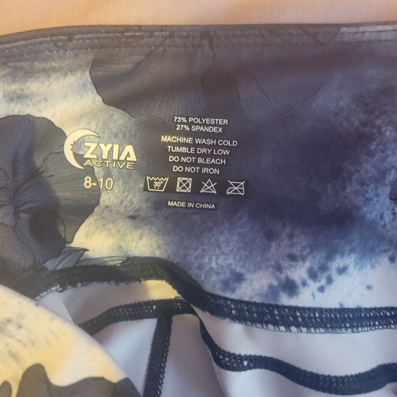 ZYIA Floral Pocket Light and Tights - Picture 2 of 3